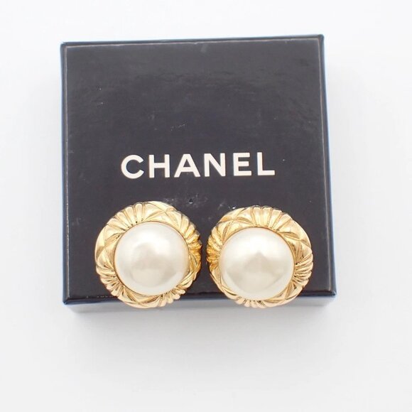 CHANEL Logo Imitation Pearl Round Button Earrings Clip-On Gold France 61KA992 - Picture 1 of 10